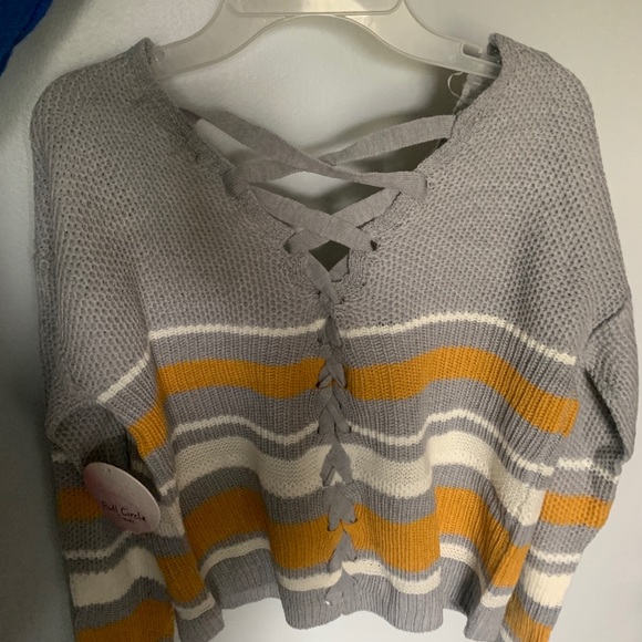 Sweater - Picture 4 of 4